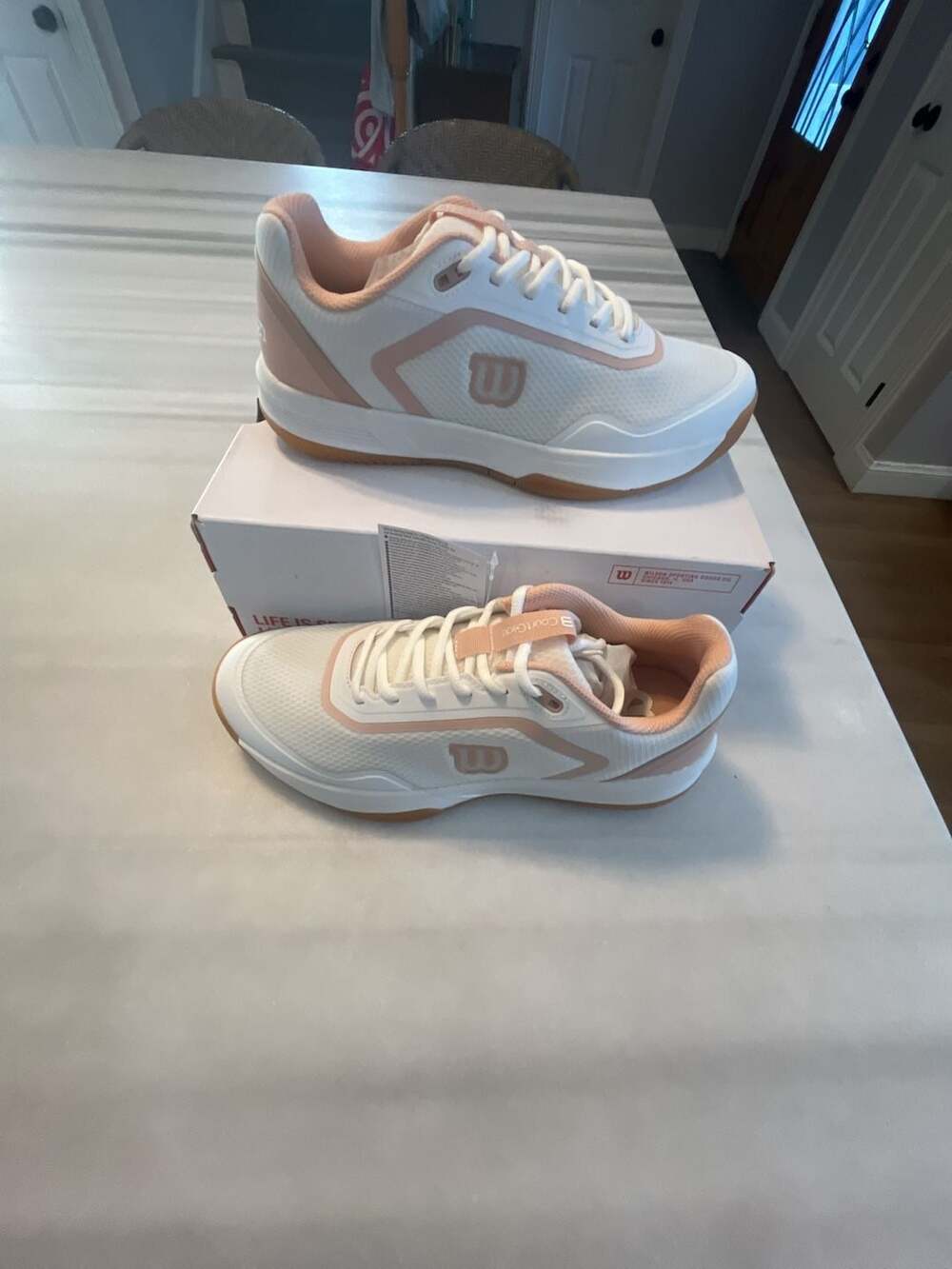 Wilson Women's Courtglide Tennis Shoe White/Cameo Rose/Gum Size 11 WRS339810